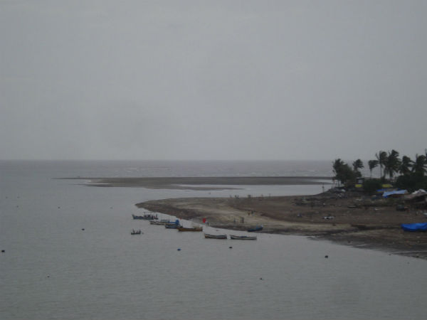 Dahanu Fort