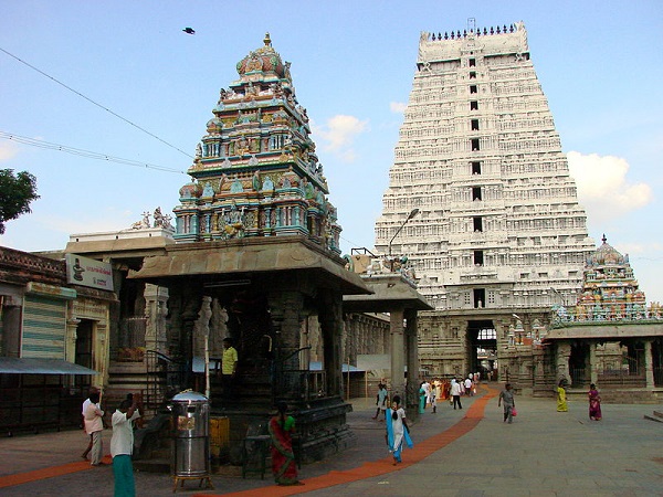 Tiruvannamalai (195 km)