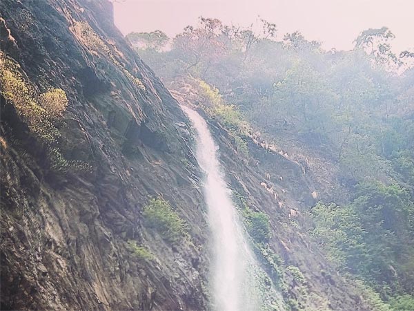 Koodlu Theertha Falls