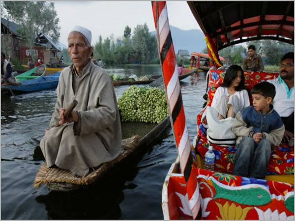 floating market on dal lake floating market on dal lake