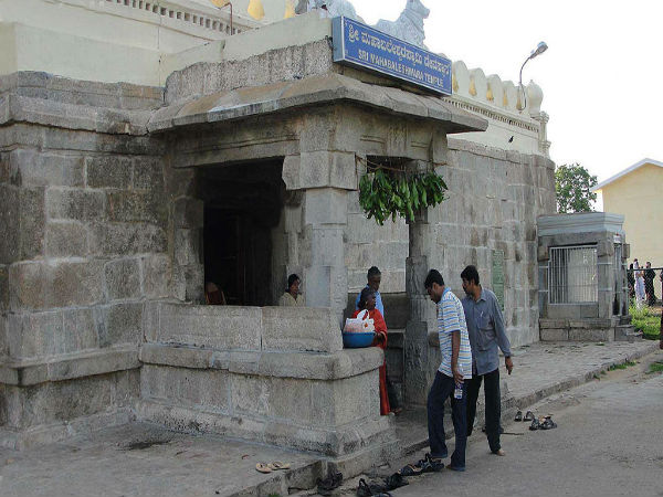 chamundeshwari temple at chamundi hills chamundeshwari temple at chamundi hills