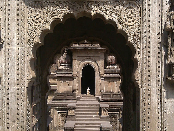 2. Jaleshwar Temple