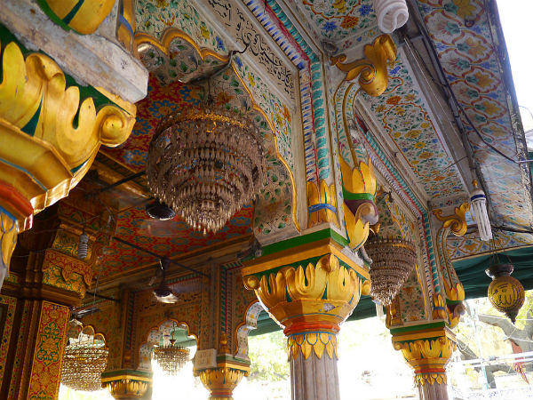 More Details On The Nizamuddin Dargah