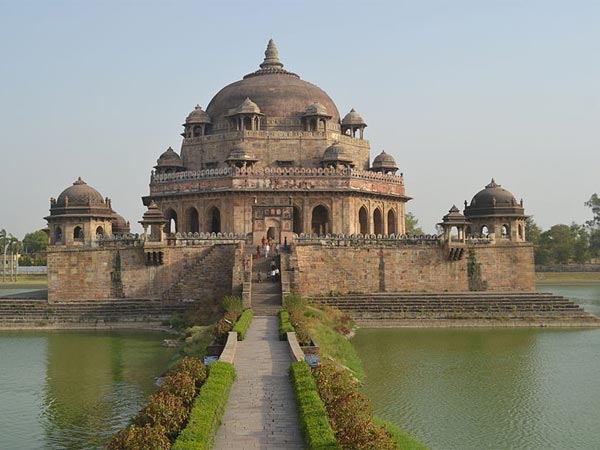 Tomb Of Sher Shah Suri