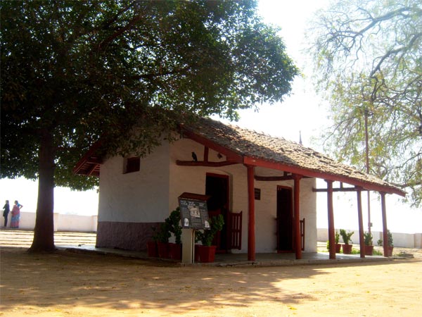 Vinoba – Mira Kutir