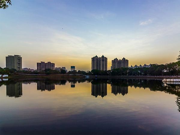 City Lakes And Amusement Parks