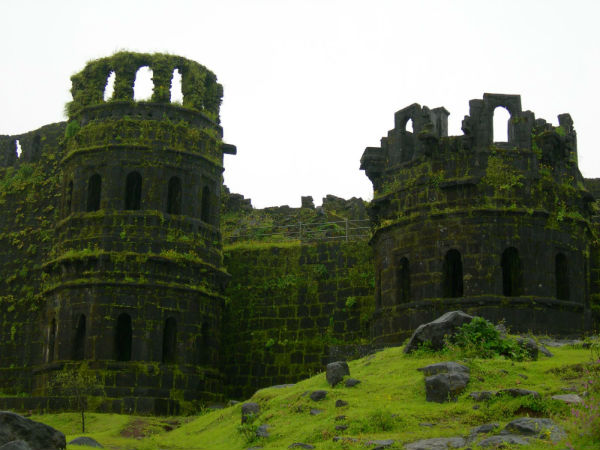 How To Reach Raigad