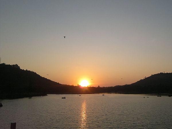 Unwind In The Hill Station Of Saputara
