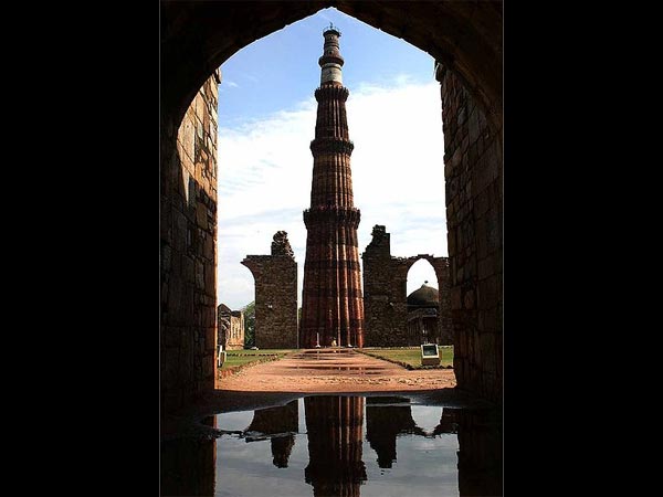Qutub Minar – Minar-e-Pakistan