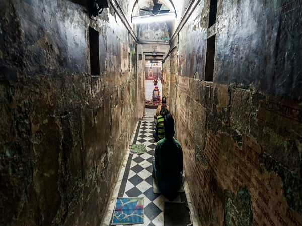 6. Amruteshwar Temple