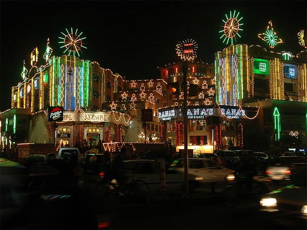 Jaipur – Shop At The Illuminated Markets