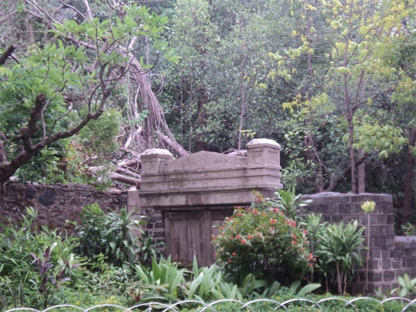 Parsi Graveyard