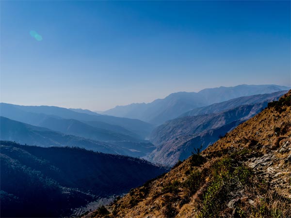 Explore The Mountains Through Trekking