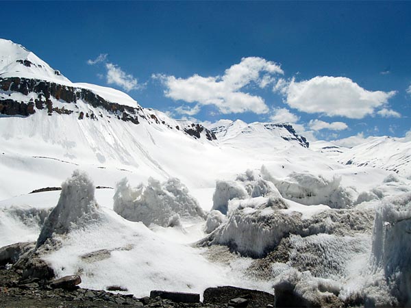 Experience Snowfall At Pahalgam