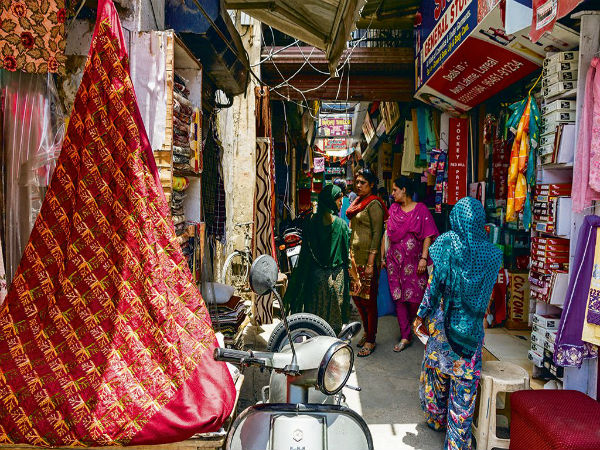 2. Walk Around The Mohallas