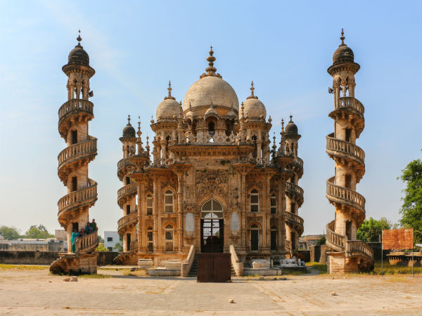 1. Mahabat Maqbara, Junagadh