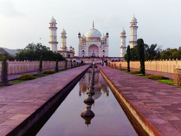 3. Bibi Ka Maqbara, Aurangabad