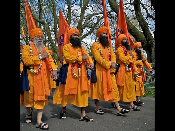 Celebrate Lohri And Baisakhi