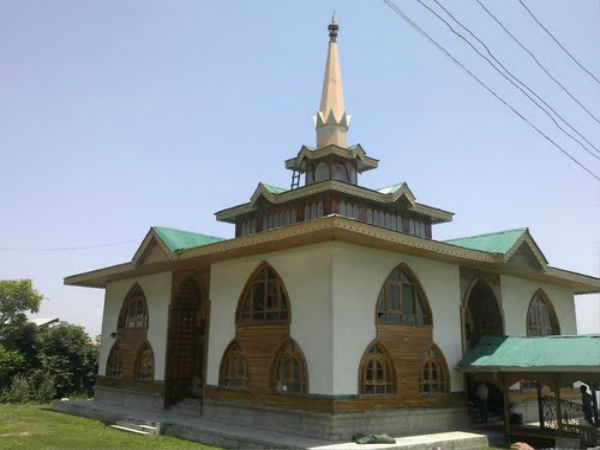 Visit The Holy Shrine Of Baba Reshi
