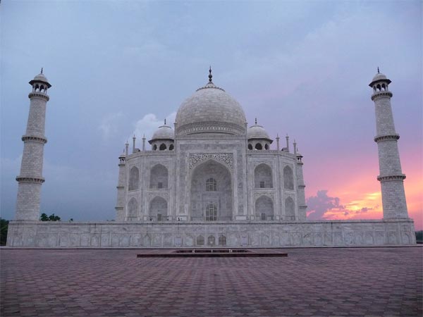 Other Places To Visit In Agra