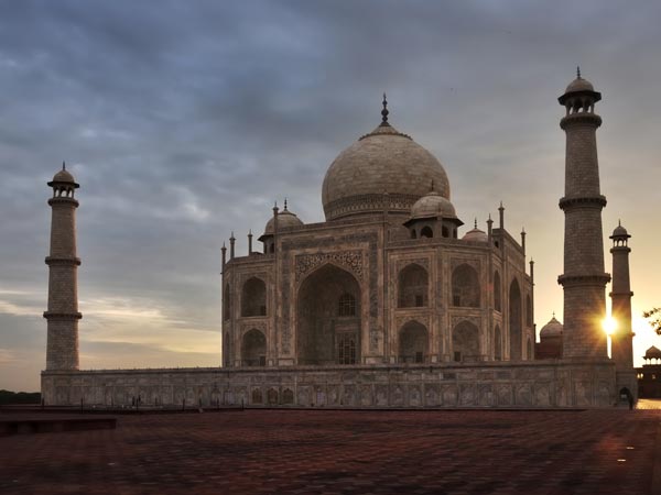 9. Agra