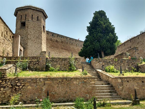 Hari Parbat Fort