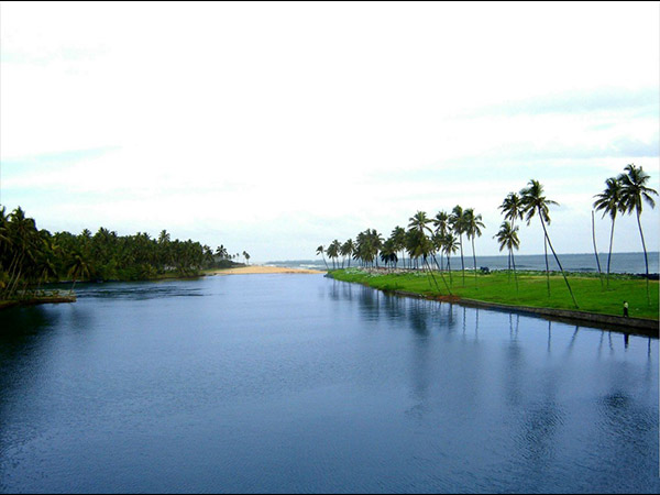 3) Kappil Lake