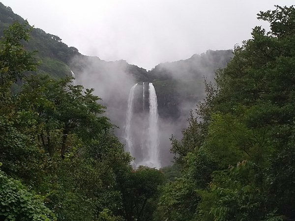 Kune Waterfalls