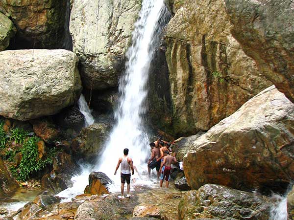 2) Meghamalai Falls