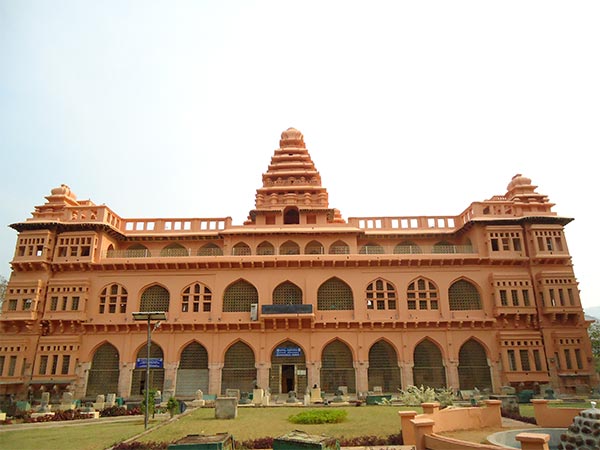 3) Rani Mahal