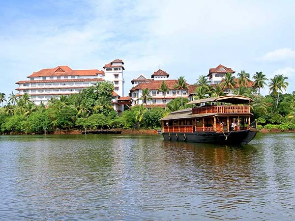 Houseboat Journey