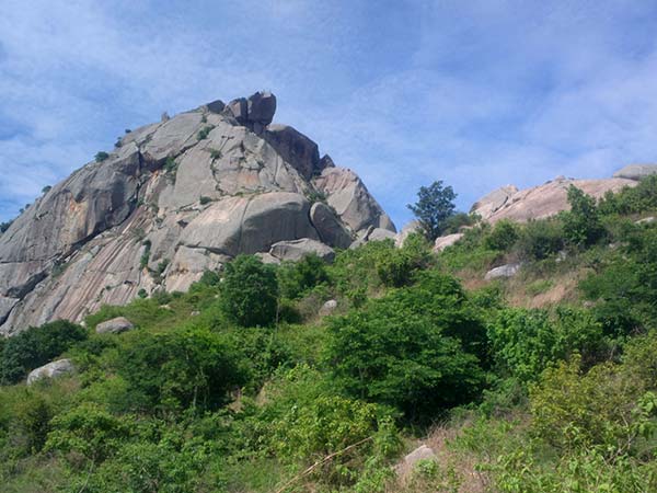 4) Skandagiri