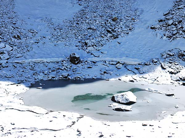 Roopkund Lake