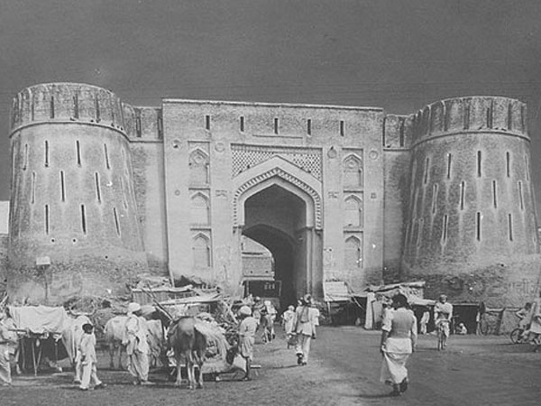 Barsi Gate