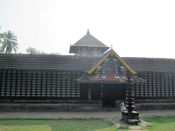 A Little About Thirunavaya Temple