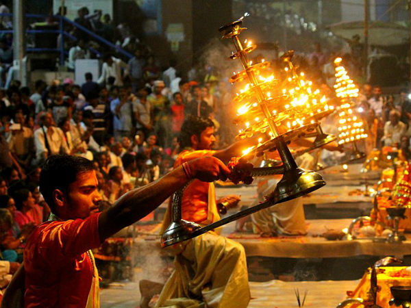Watch The Beautiful Ganga Aarti