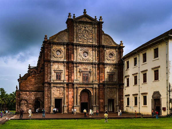 4) The World-famous Basilica Of Bom Jesus Church