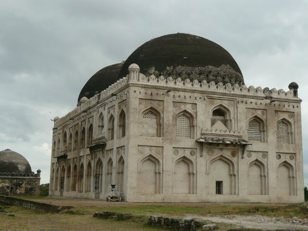 Haft Gumbad