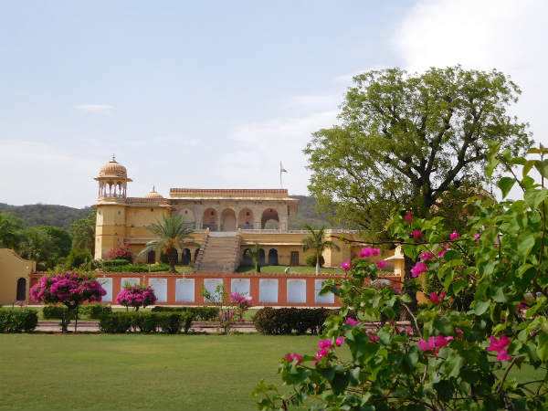 4) Jaipur
