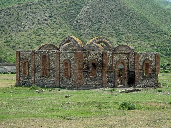 The Location And Surroundings Of Sanasar