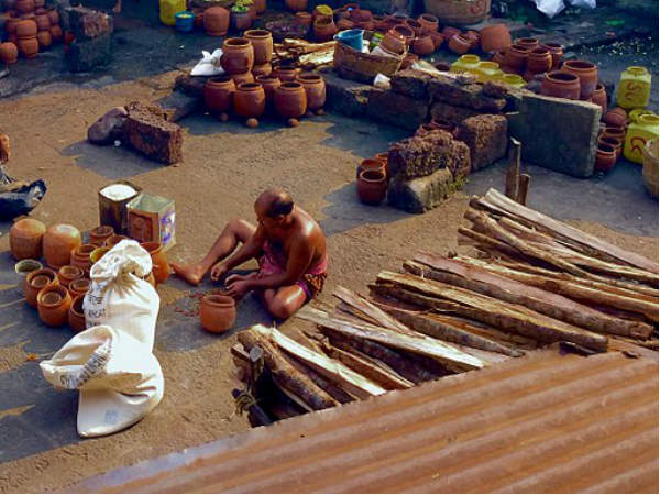 3) Has The Largest Kitchen In The World