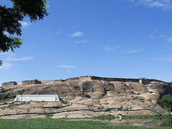 1) Dindigul Fort