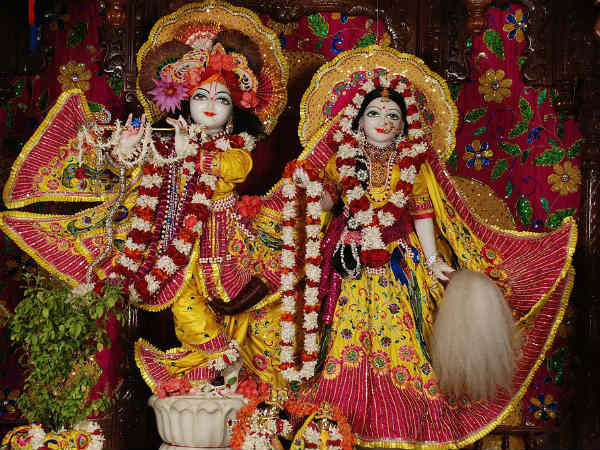 5) Imbibe Divinity At ISKCON Temple