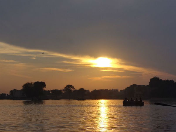 5) Laze By The Charming Kalyana Lake