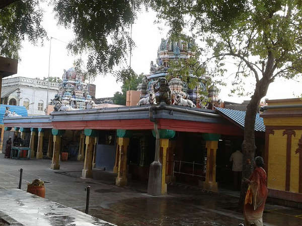 3) Kasi Viswanathar Temple
