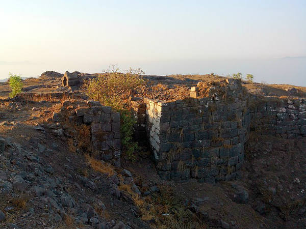 The History And Surroundings Of Manikgad