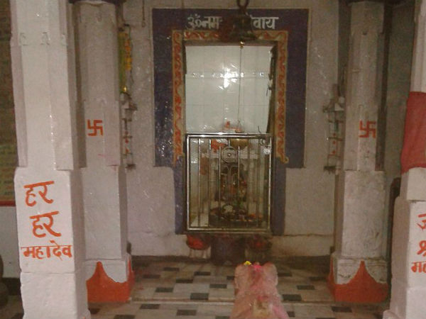 3) Mankameshwar Temple
