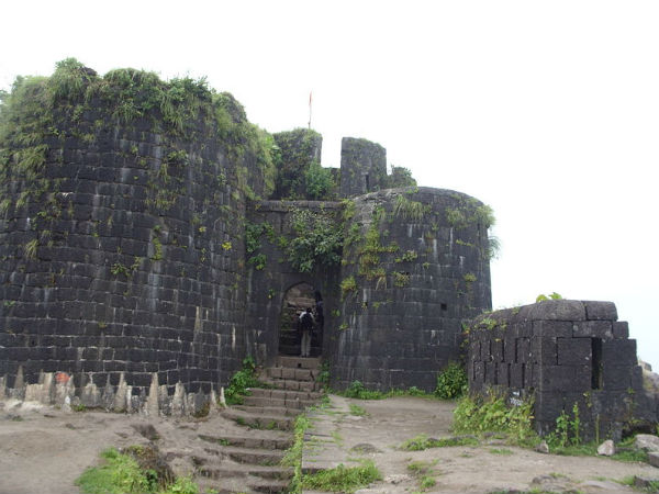 The History And Surroundings Of Purandar Fort