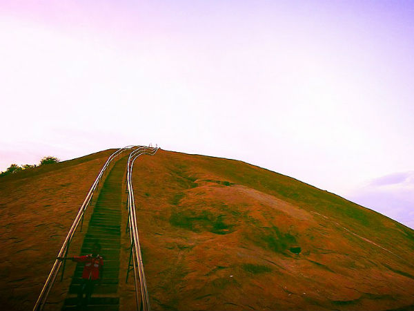 2) Samanar Hills