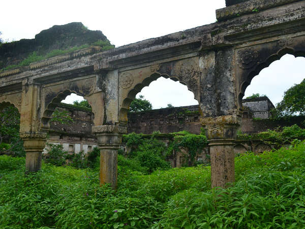 The History And Surroundings Of Vijaygarh Fort